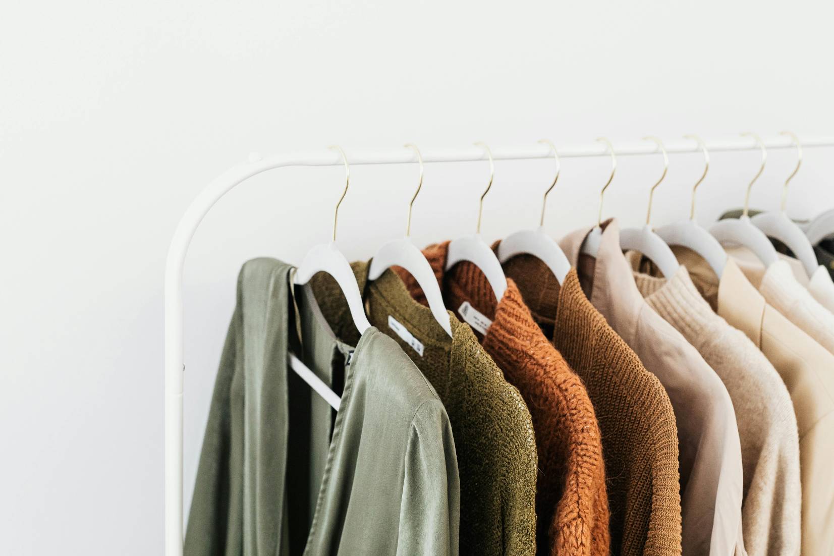 How to Build a Capsule Wardrobe for Every Season